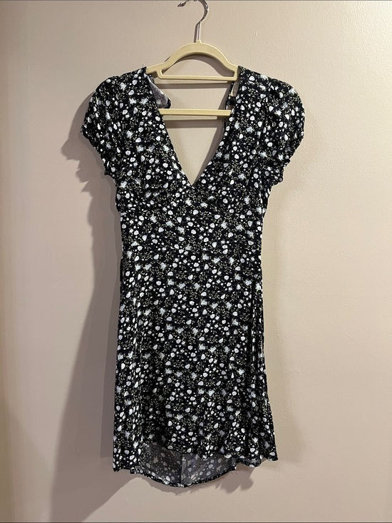 Altar'd State Dresses & Skirts - Altar'd State Black and White Floral V-Neck Mini Dress